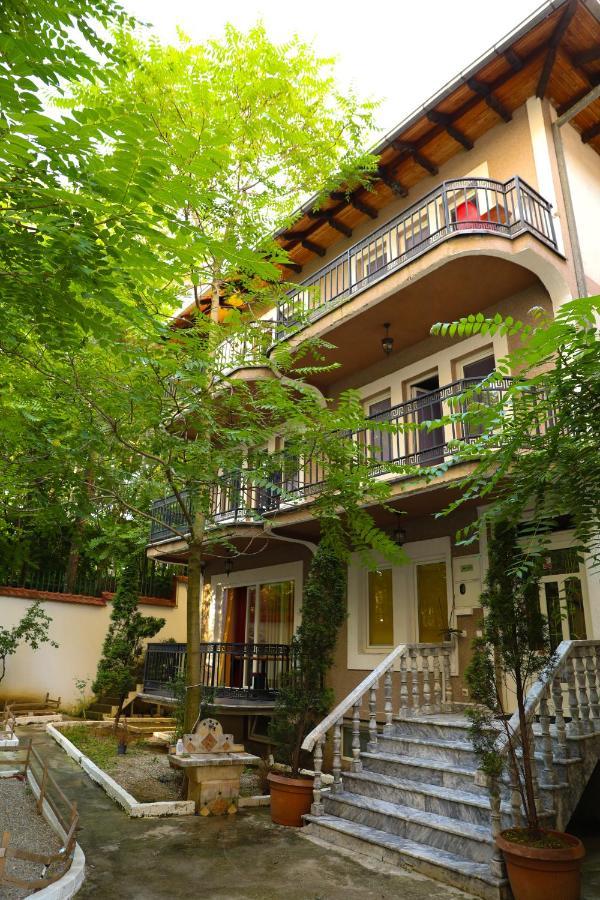 City Park Hostel Pristina Exteriör bild