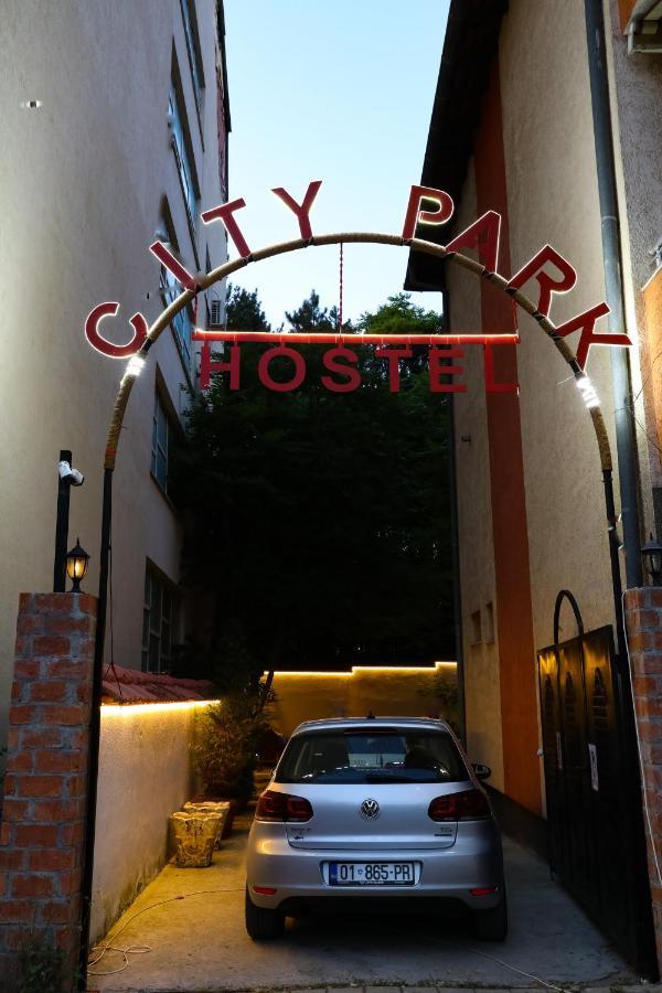 City Park Hostel Pristina Exteriör bild