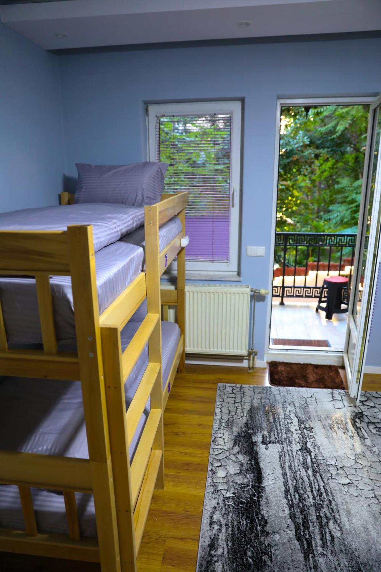 City Park Hostel Pristina Exteriör bild